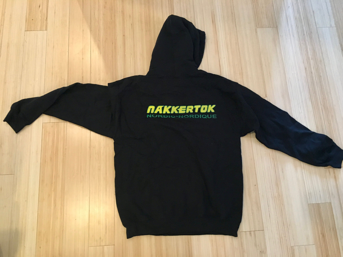 Sweat à capuche Nakkertok adulte